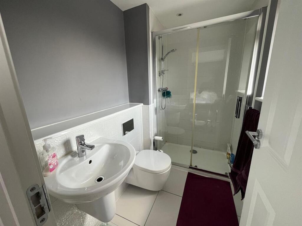 EN SUITE