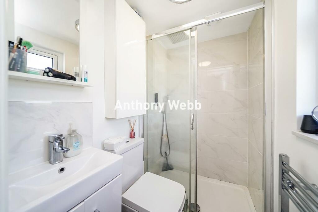En-suite shower room