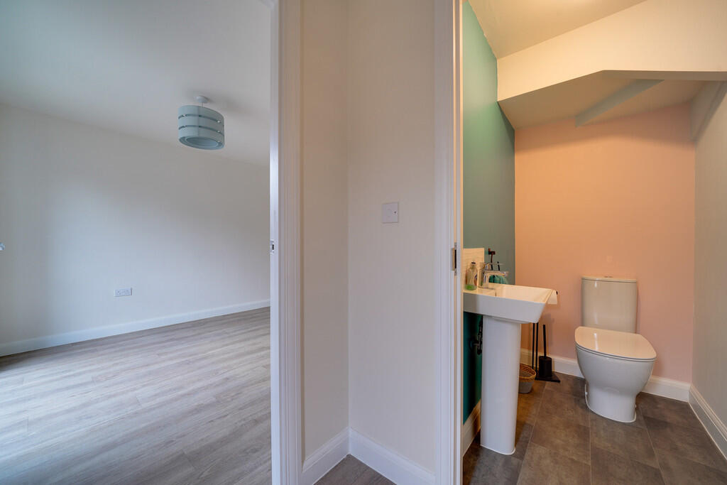 11 Sandpit Lane, ...