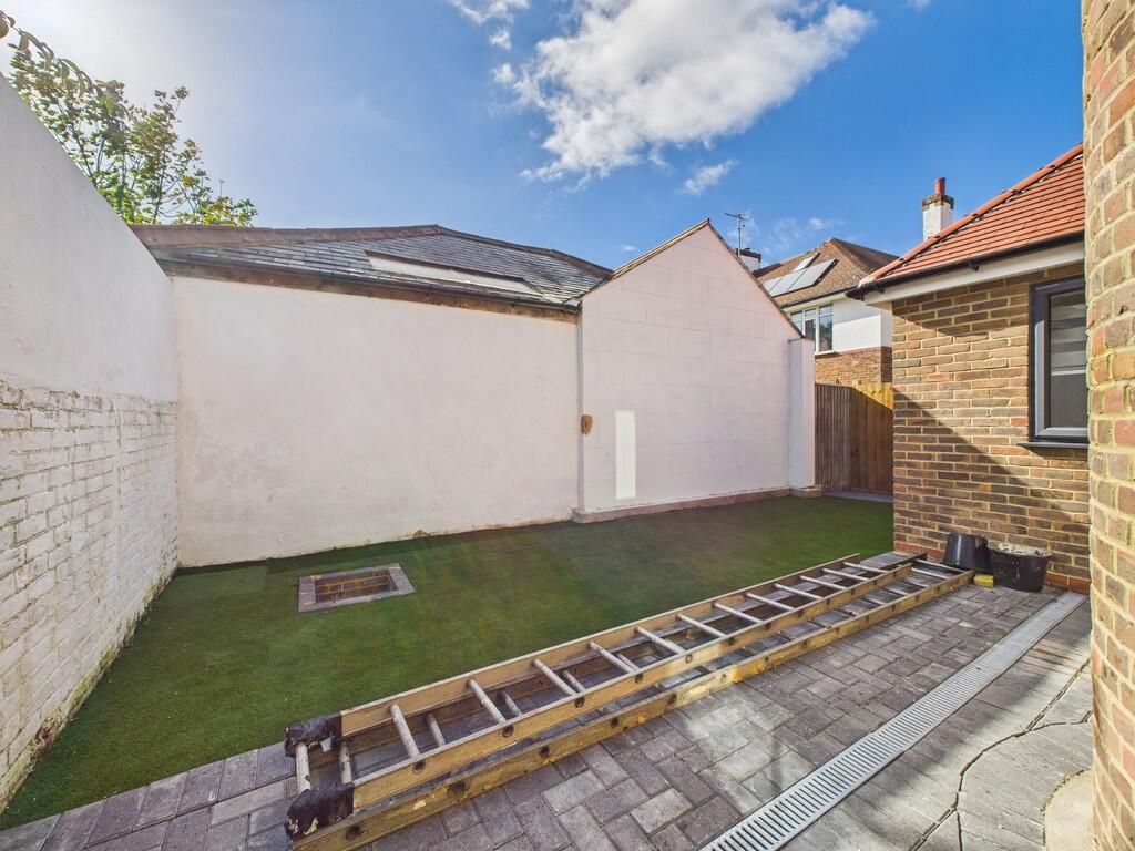 CAM03519G0-PR0383...