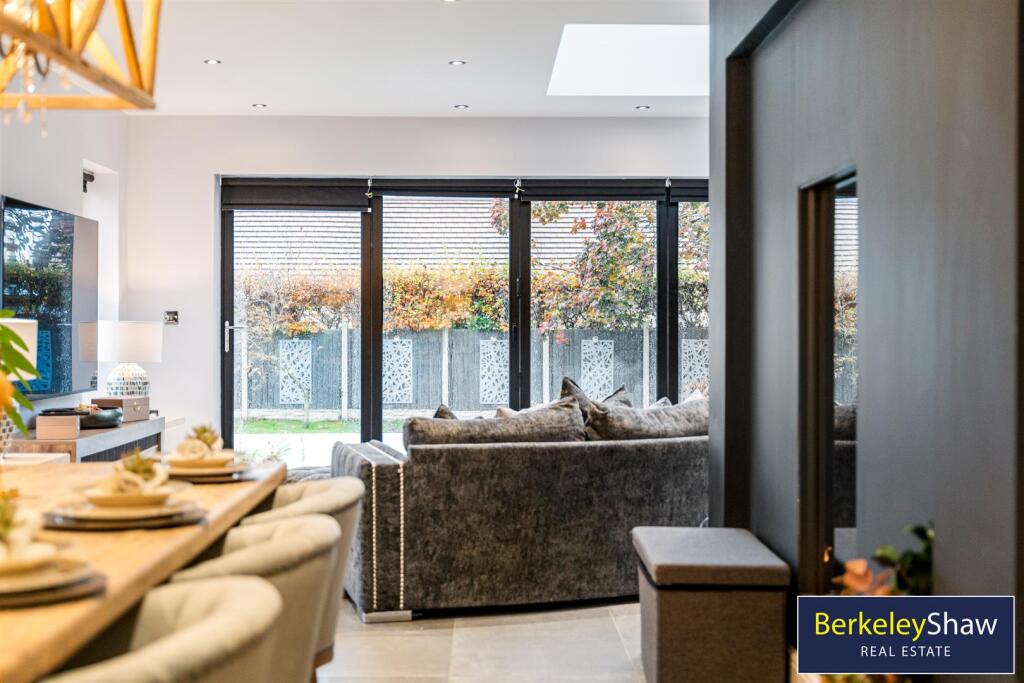 Kitchen/Living/Dining