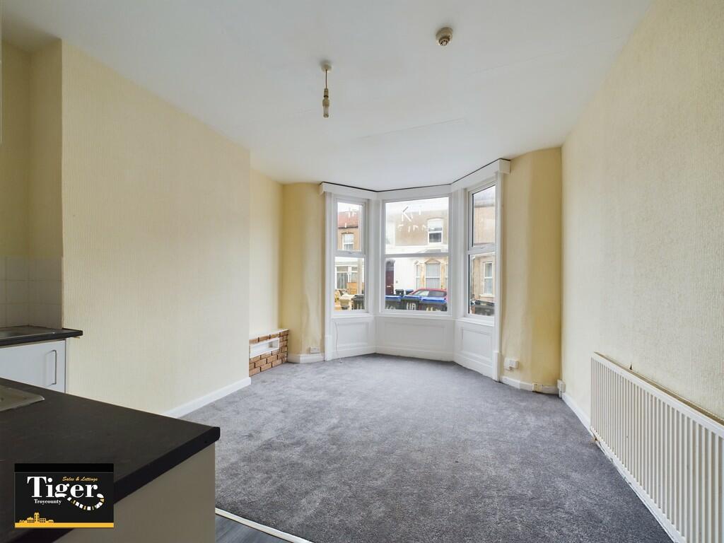 CAM02176G0-PR0288...