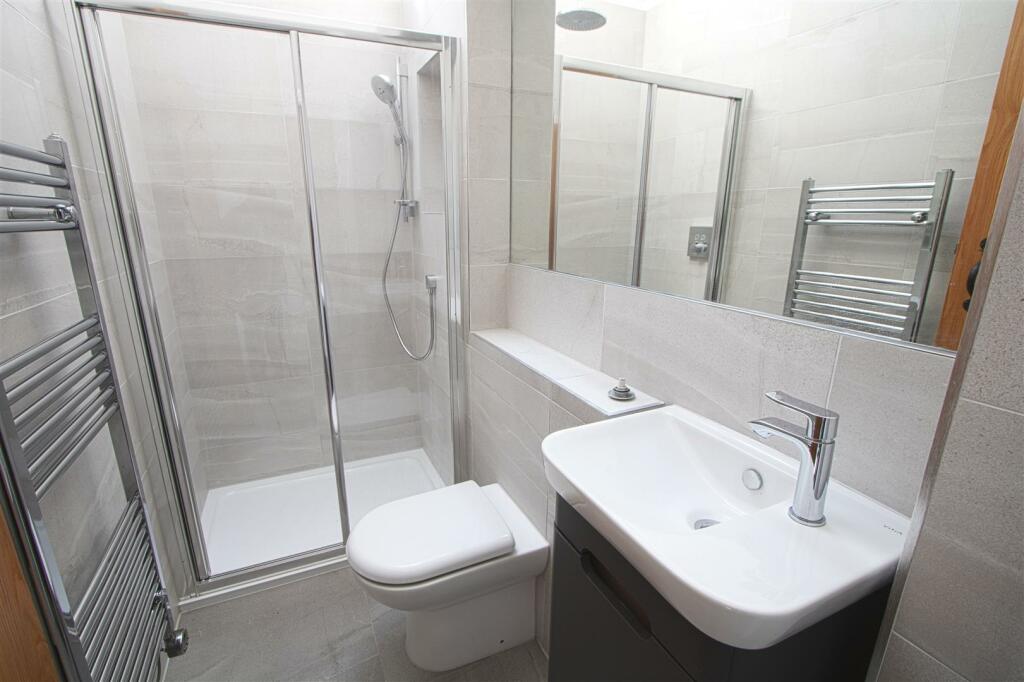 downstairs shower room .jpg