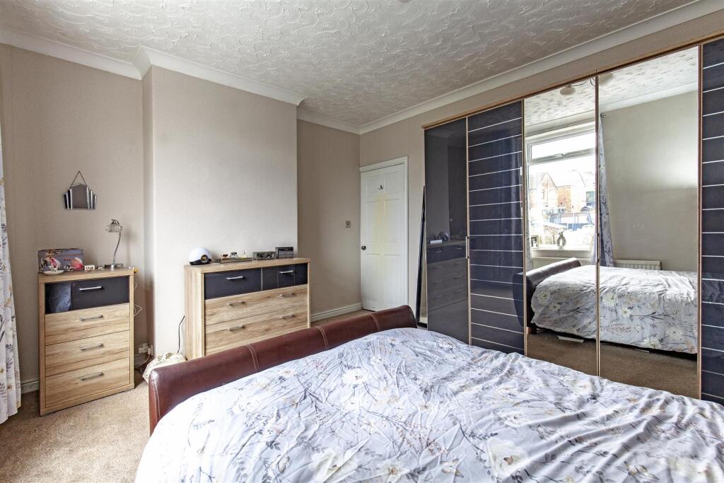 Bedroom 1-3.jpg