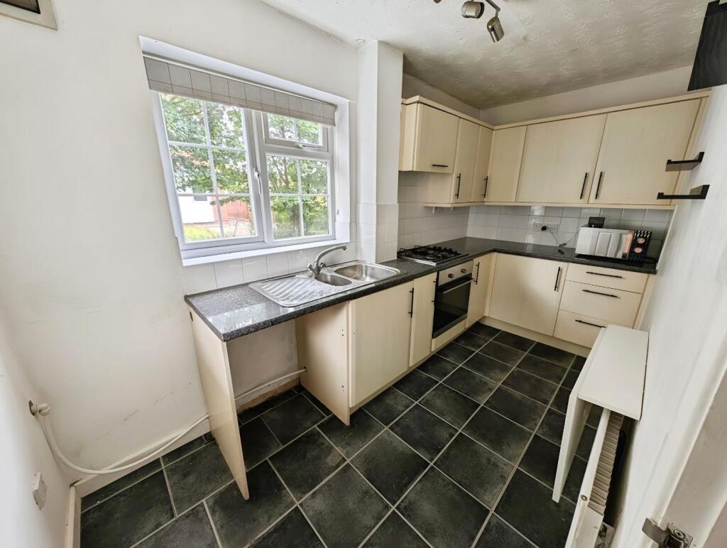 f4da0a36-kitchen.jpg