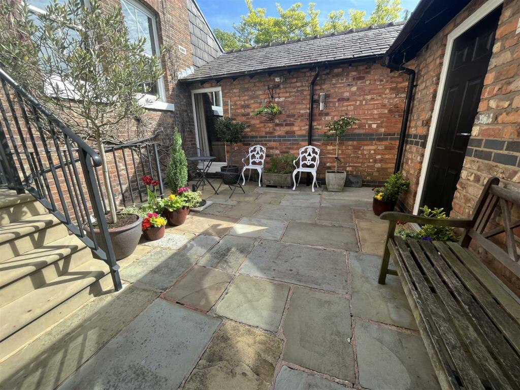 Courtyard Aspect 2.jpg