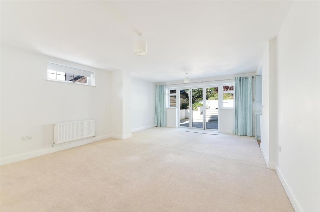 WARREN ROAD,154- (1).jpg