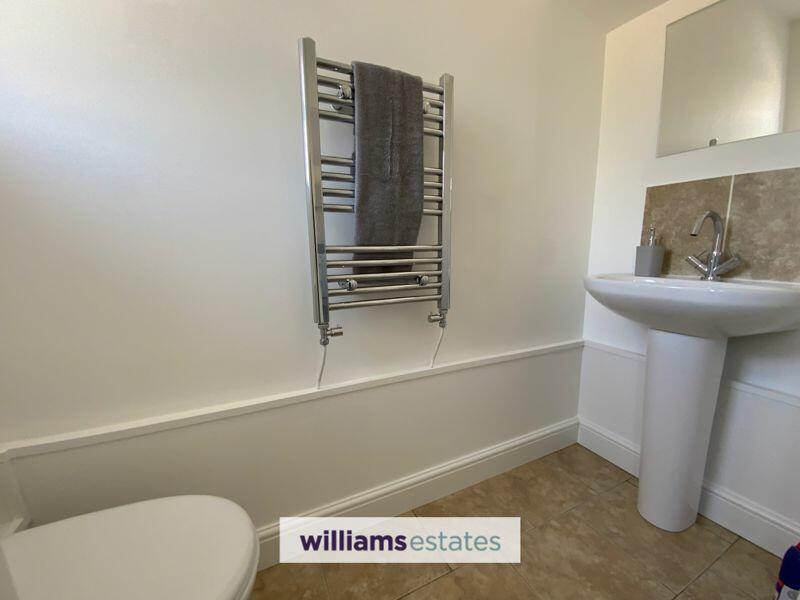 Cloakroom/ WC 