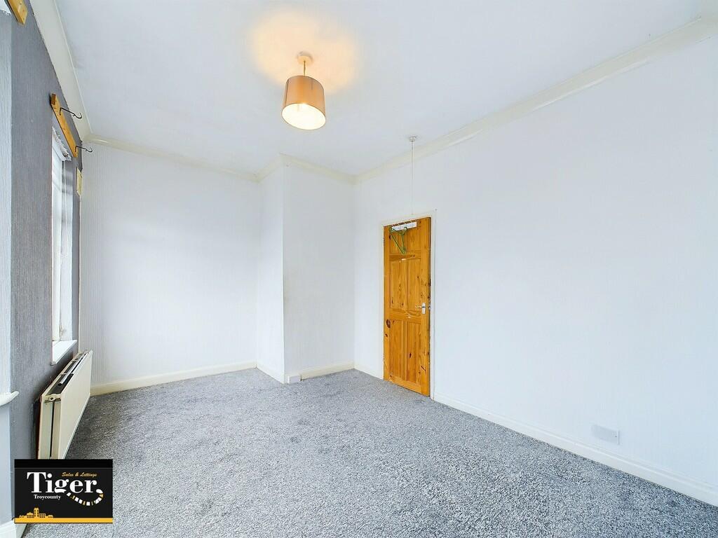 CAM02176G0-PR0366...