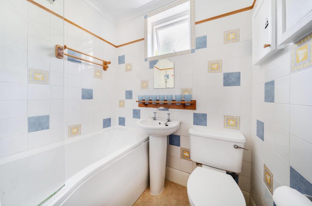 1295857-7-68308b3...