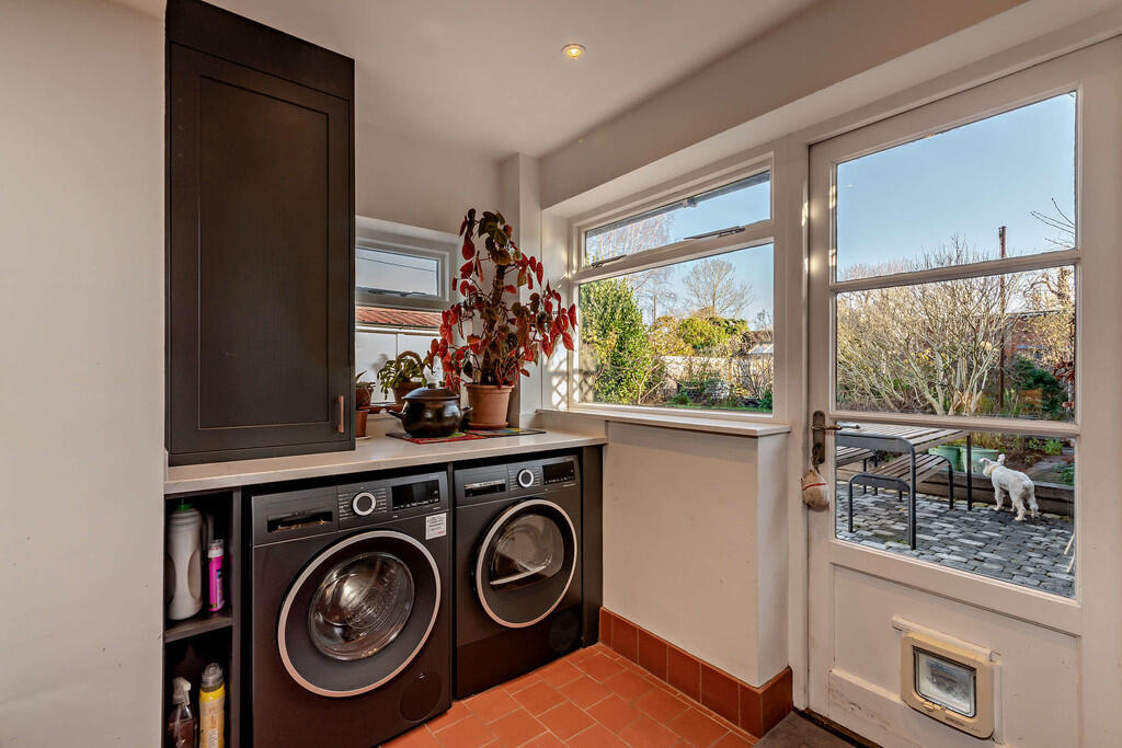 8671665-interior0...