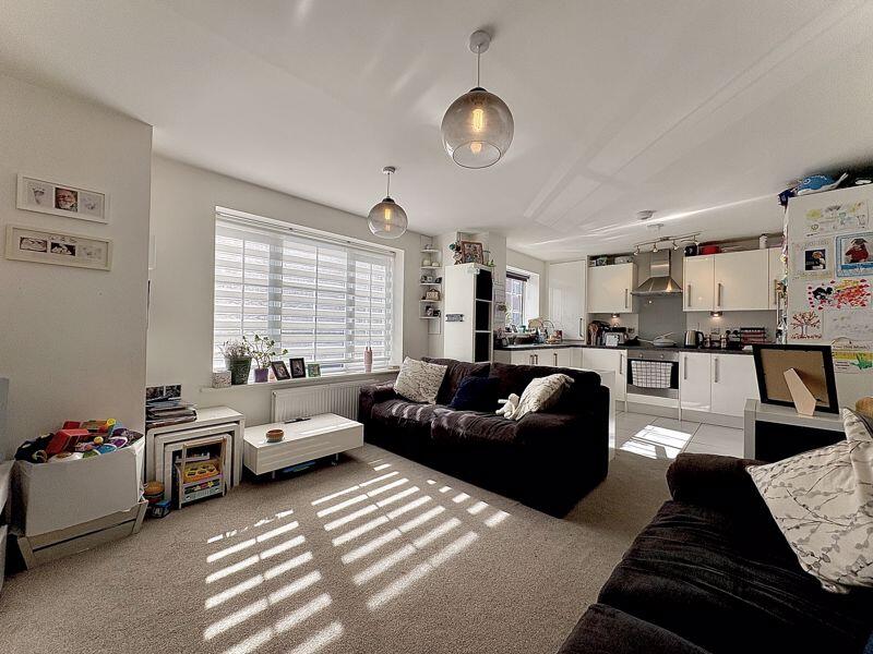 LIVING ROOM/KITCHEN AREA