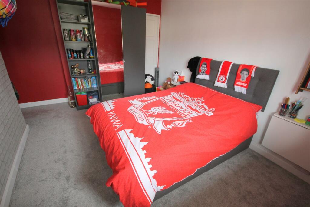 WR Bedroom 1iii.JPG