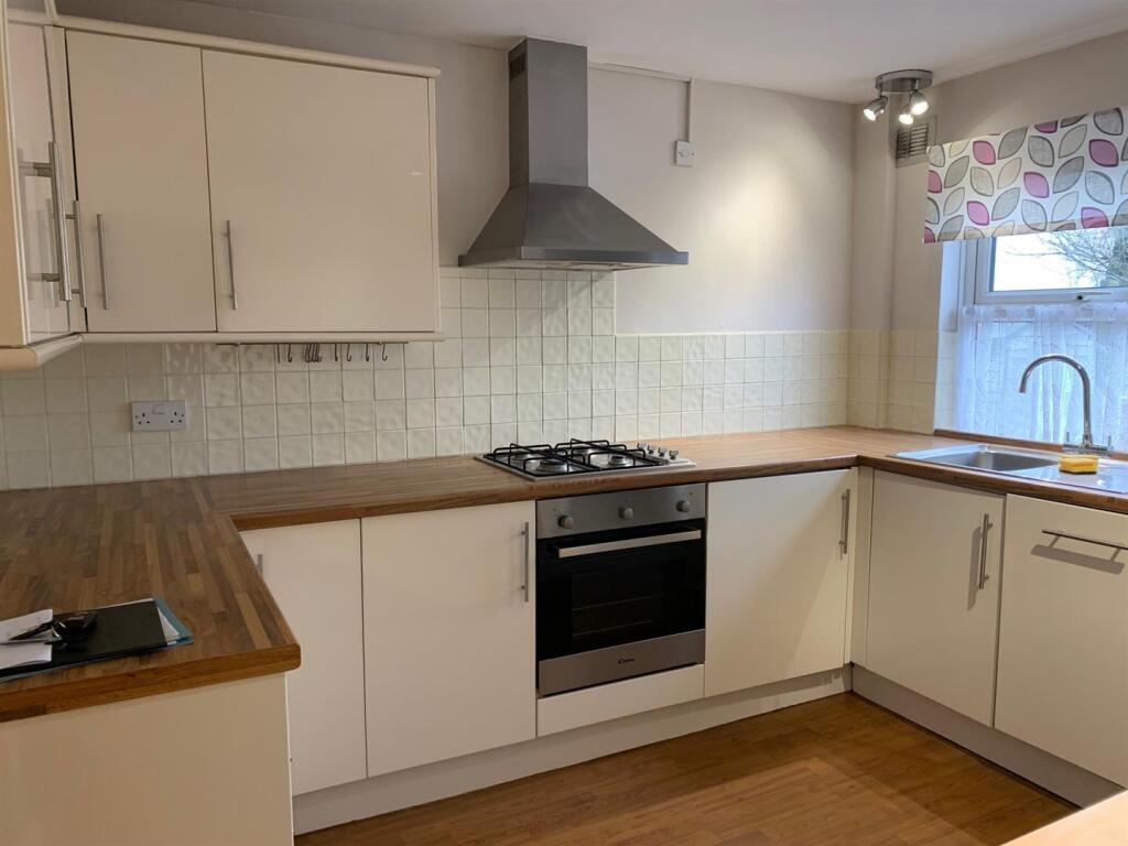 91 Tamworth Rd Kitchen 2 8.25.jpg