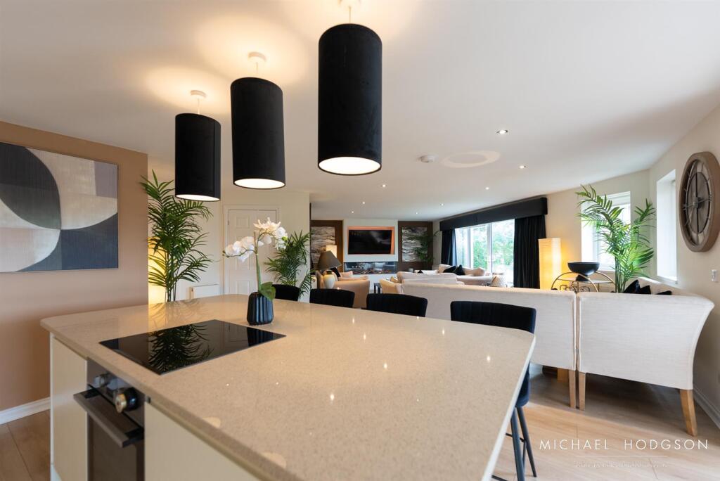 6, Normanby Court-25.jpg