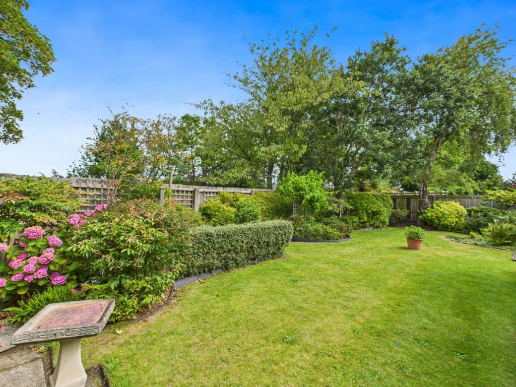 CAM02386G0-PR0138-STILL004