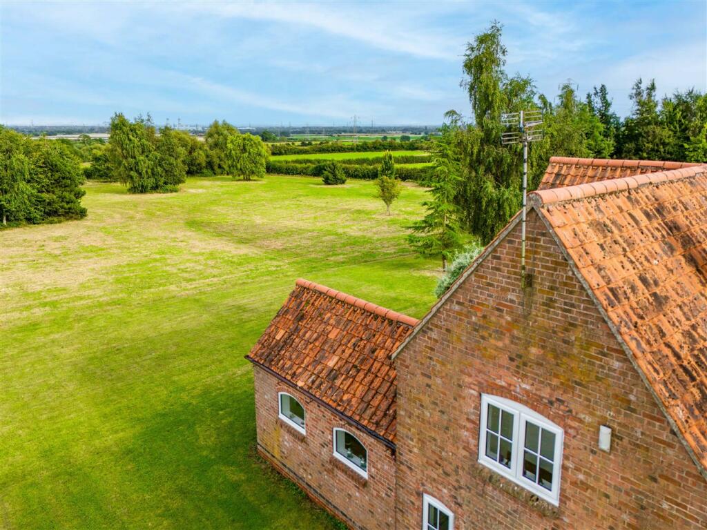 Windmill Cottage-01.jpg