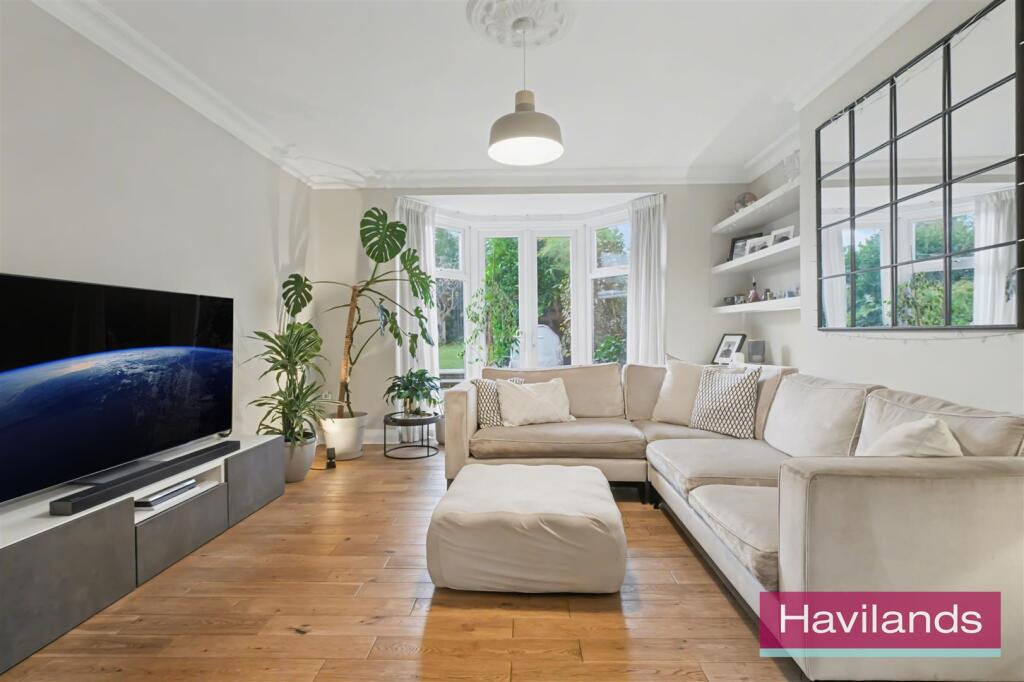 Vicars Moor Lane N21 1BL-5.jpg