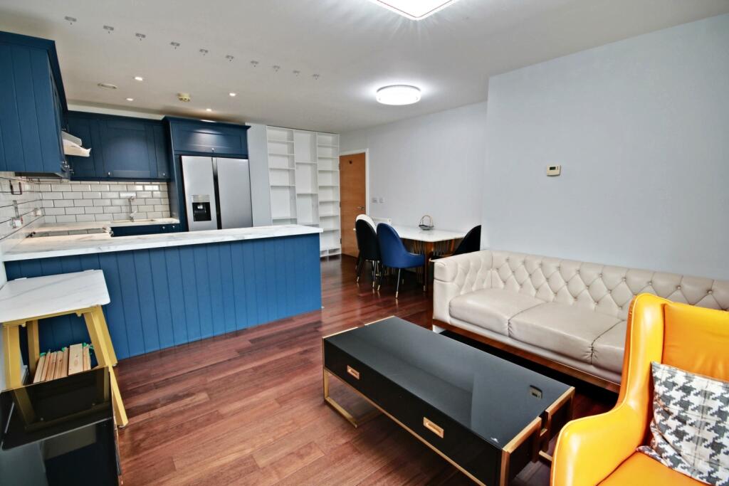 117 QMH - Kitchen-dining