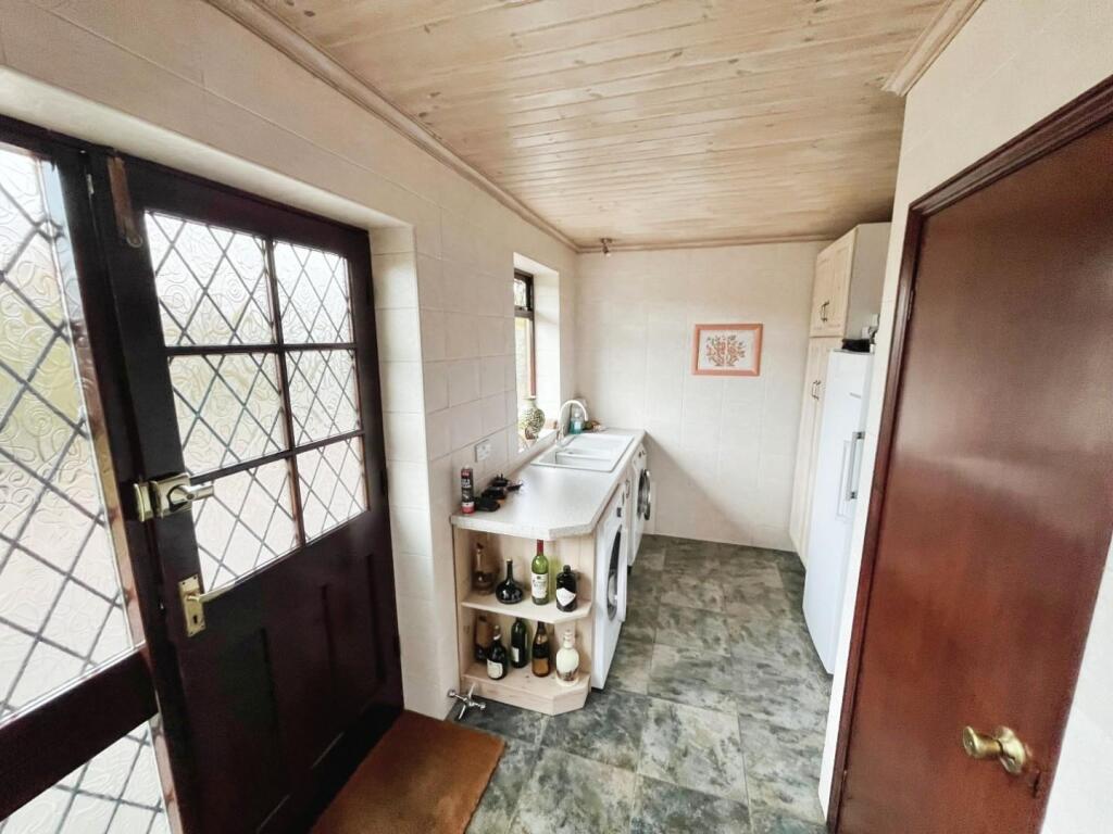 c0ec56b0-Utility 20room.jpg