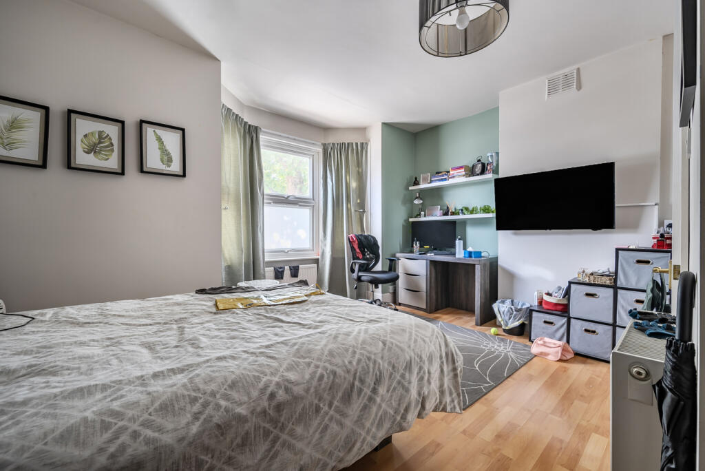 1341947-4-68b1d2a...