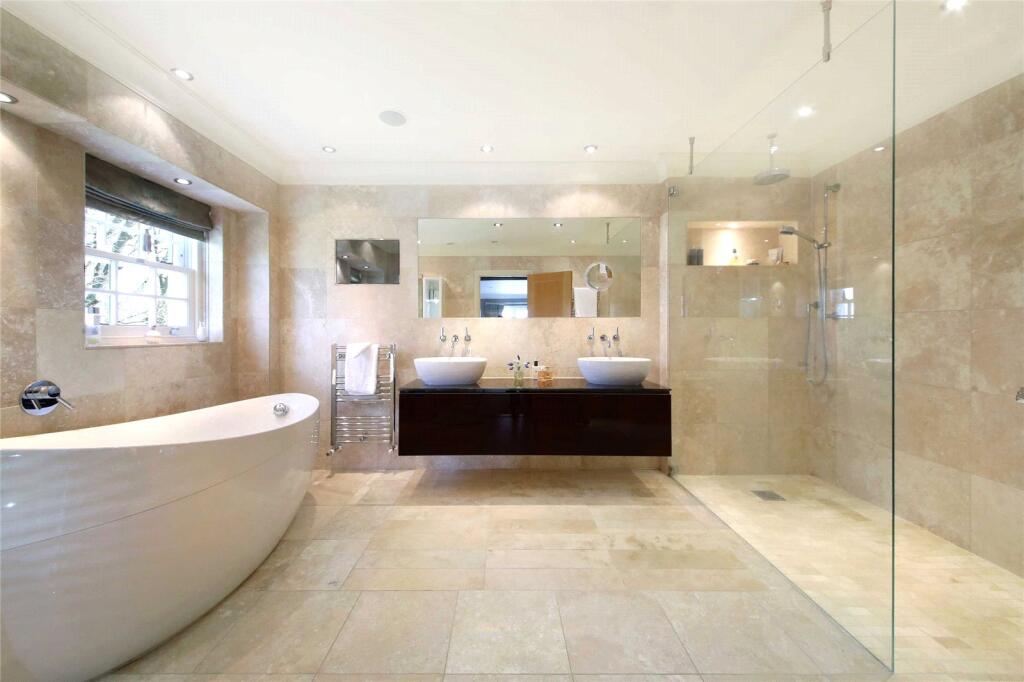 Bath/Shower Room