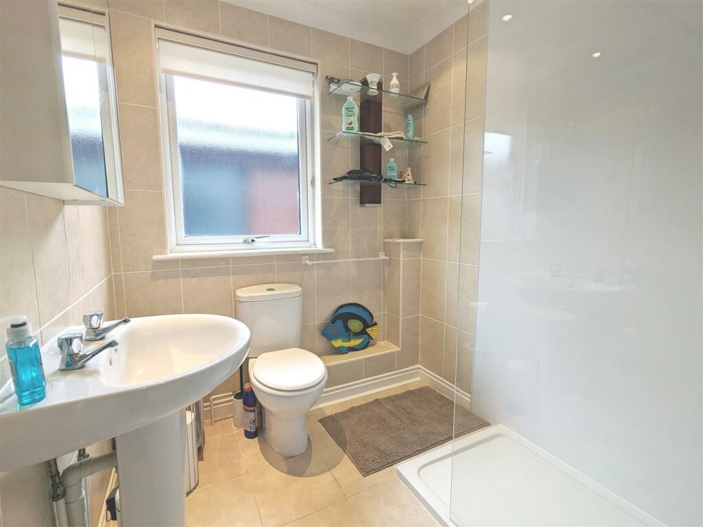 Shower Room.jpg