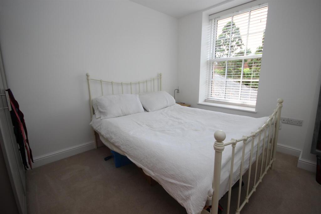 Bedroom.JPG
