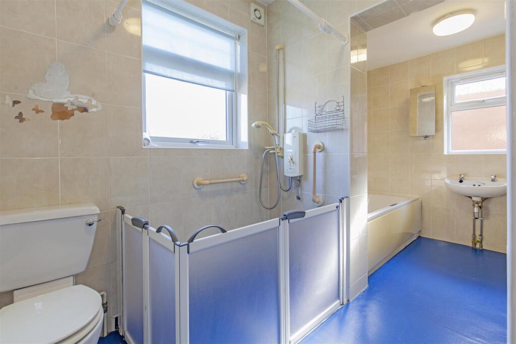 Fully Tiled Shower Room