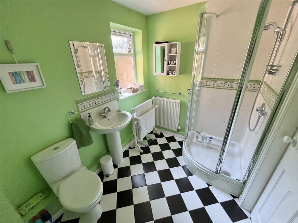 Shower Room.jpg