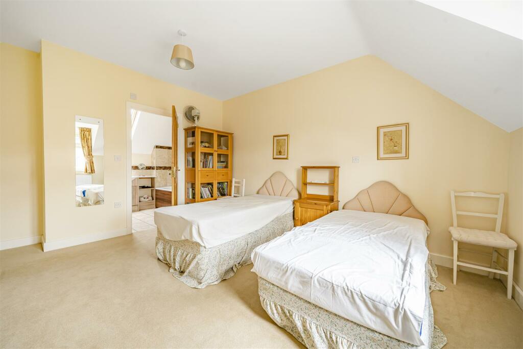 32a High Street, Paulerspury