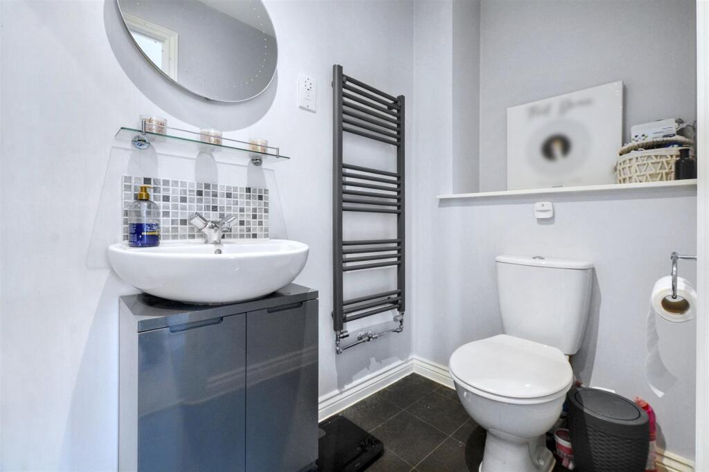Ensuite.jpeg