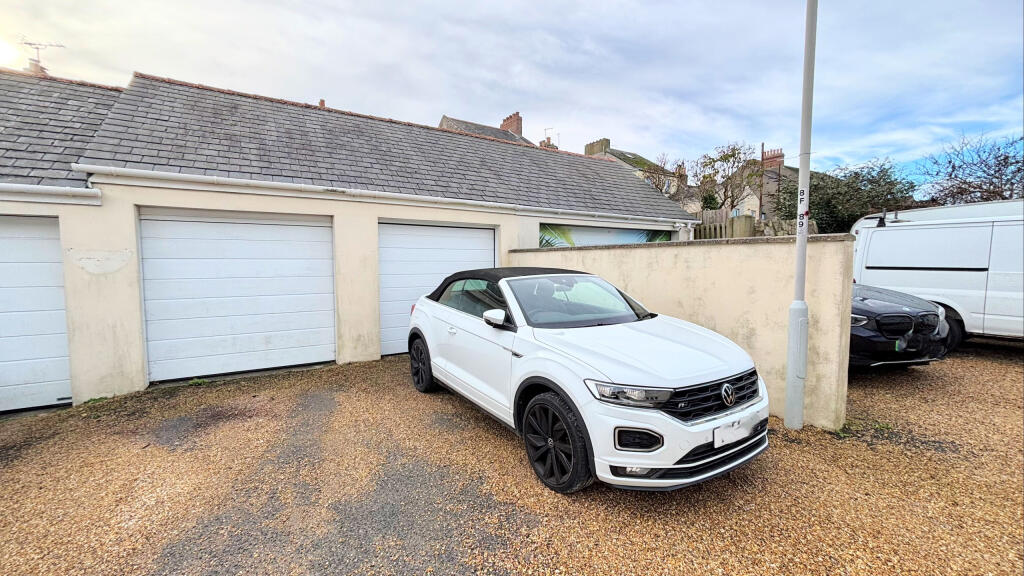 Garage and parking 2