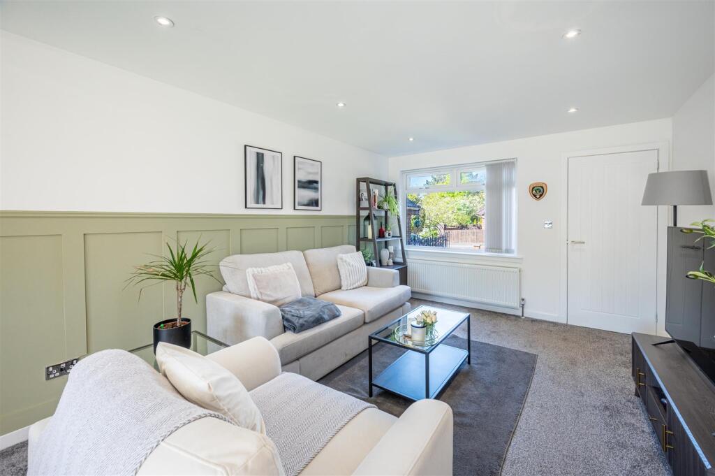 Living room, Dining (4).jpg