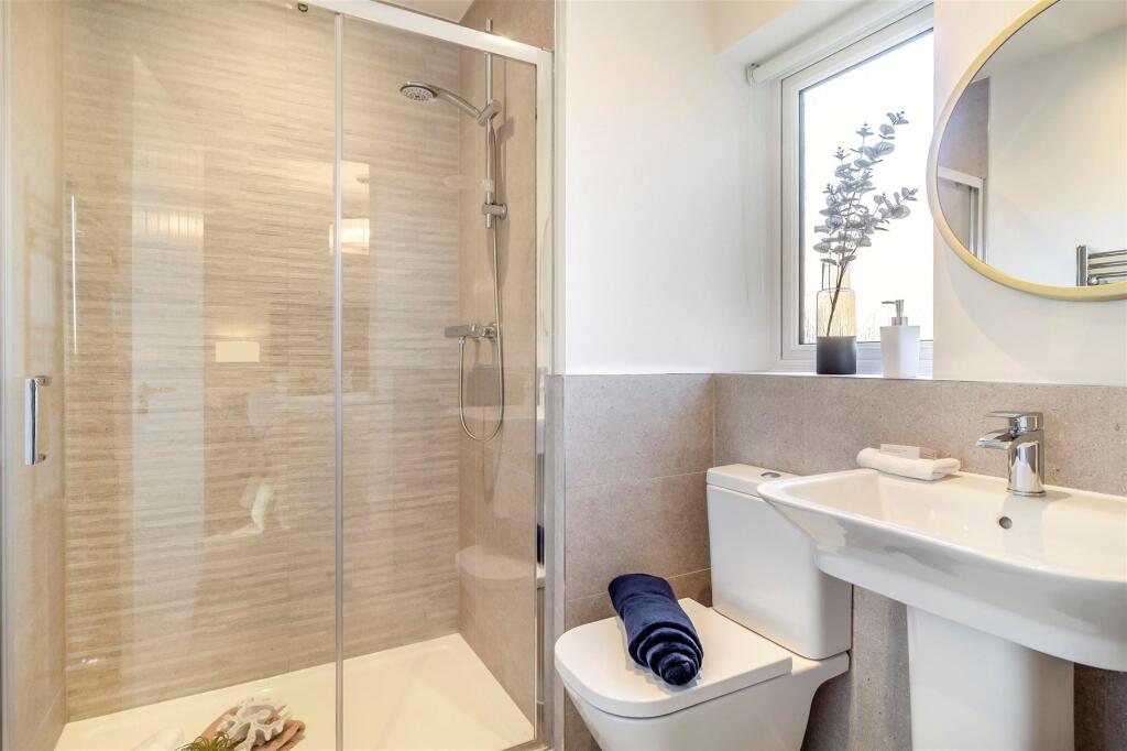 En-Suite Shower Room Example