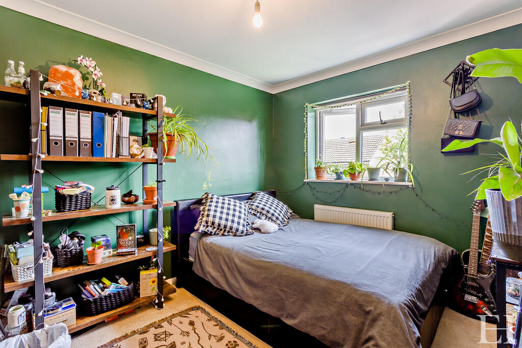 8646478-interiorW...