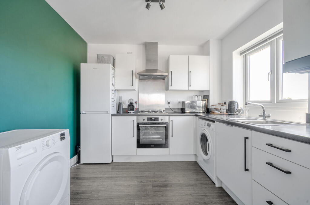 1358569-3-68d2777...