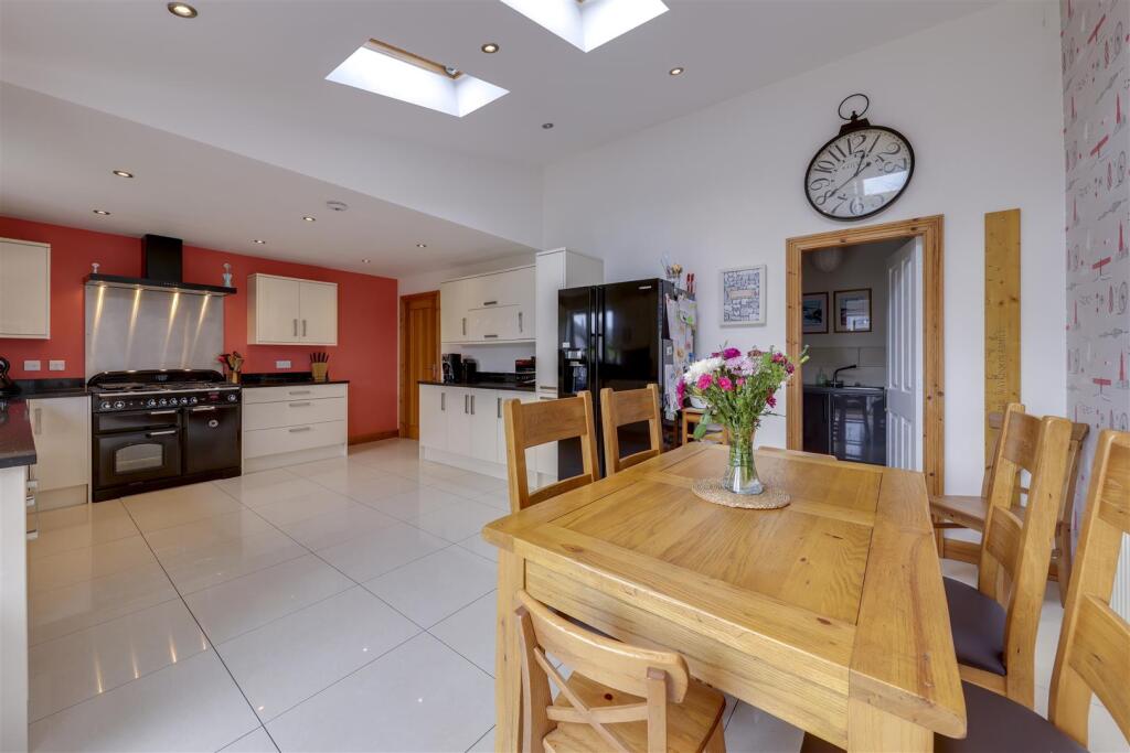 Kitchen Dining Alt 2