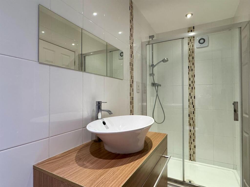 En-Suite Shower