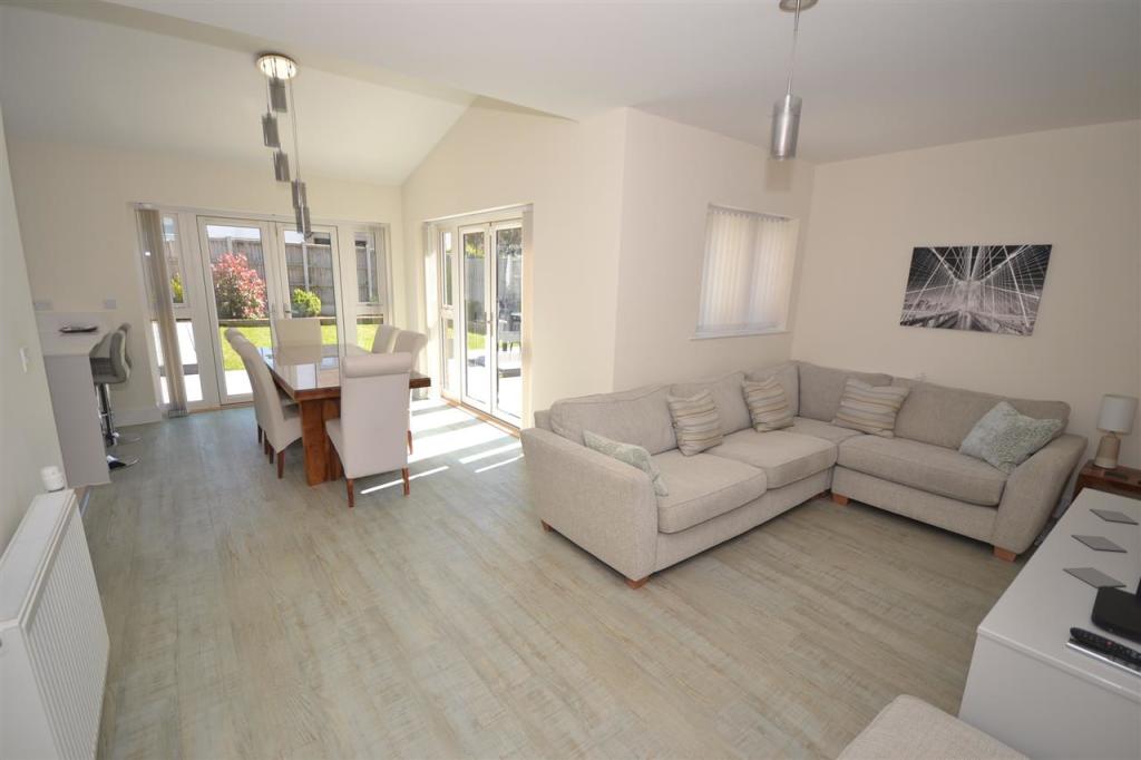 SITTING AREA