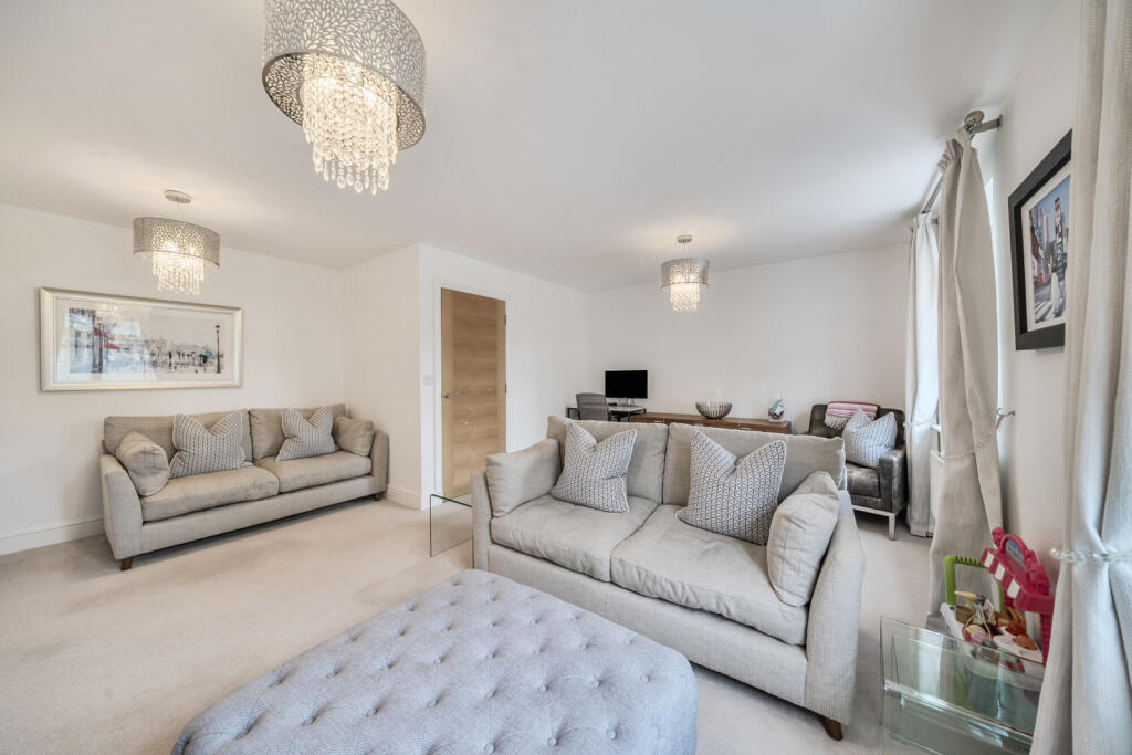 1353253-12-68cbff...