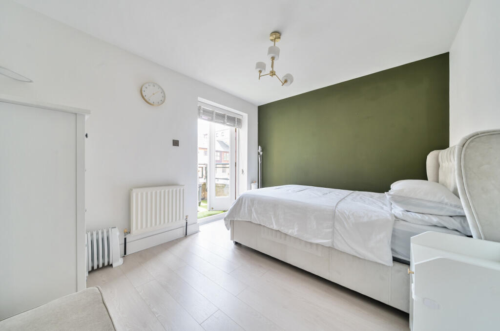 1306364-1-6848543...