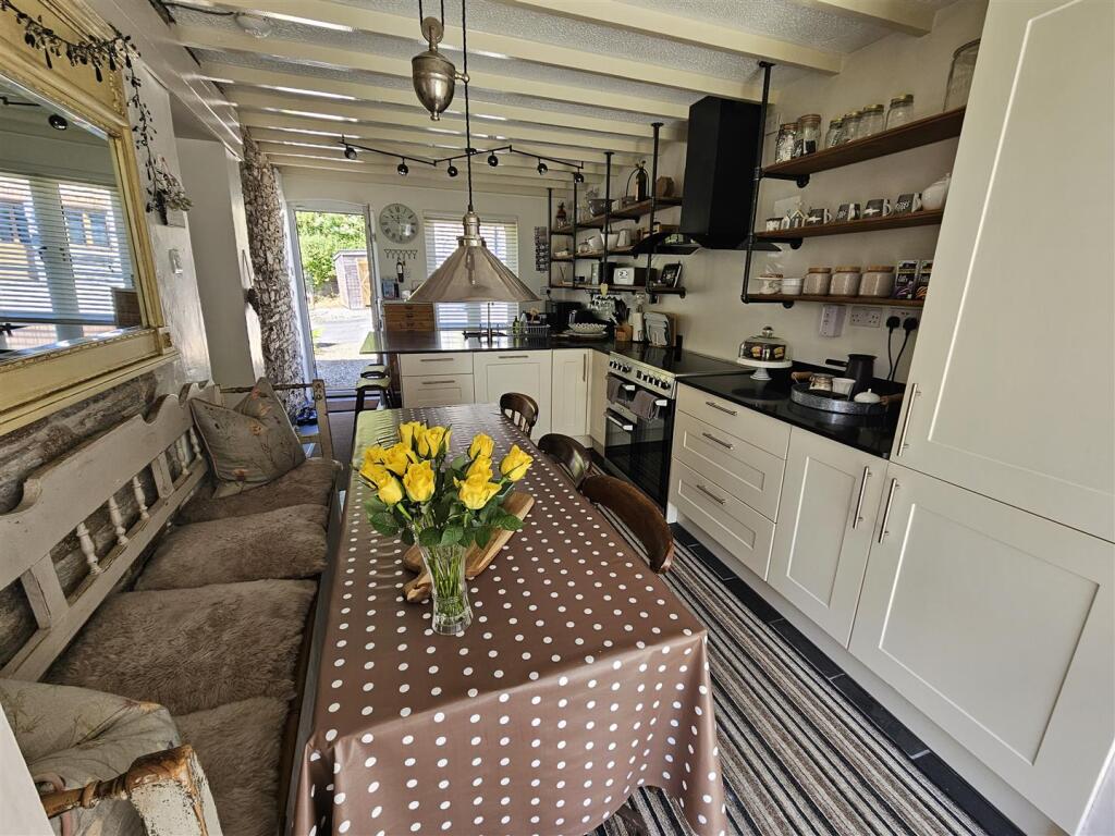 Kitchen Breakfast Room.jpg