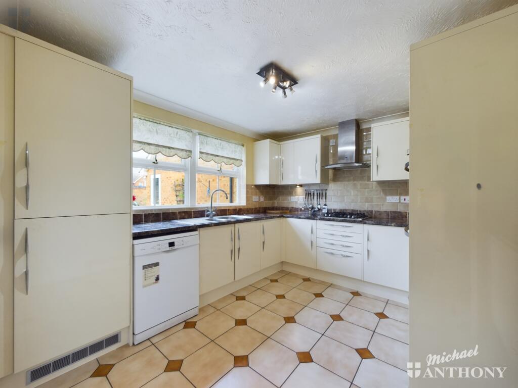 CAM01064G0-PR0419-STILL021