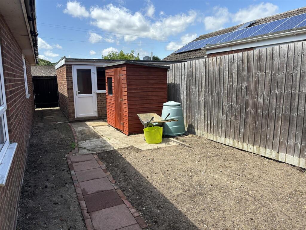 rear garden a.jpg