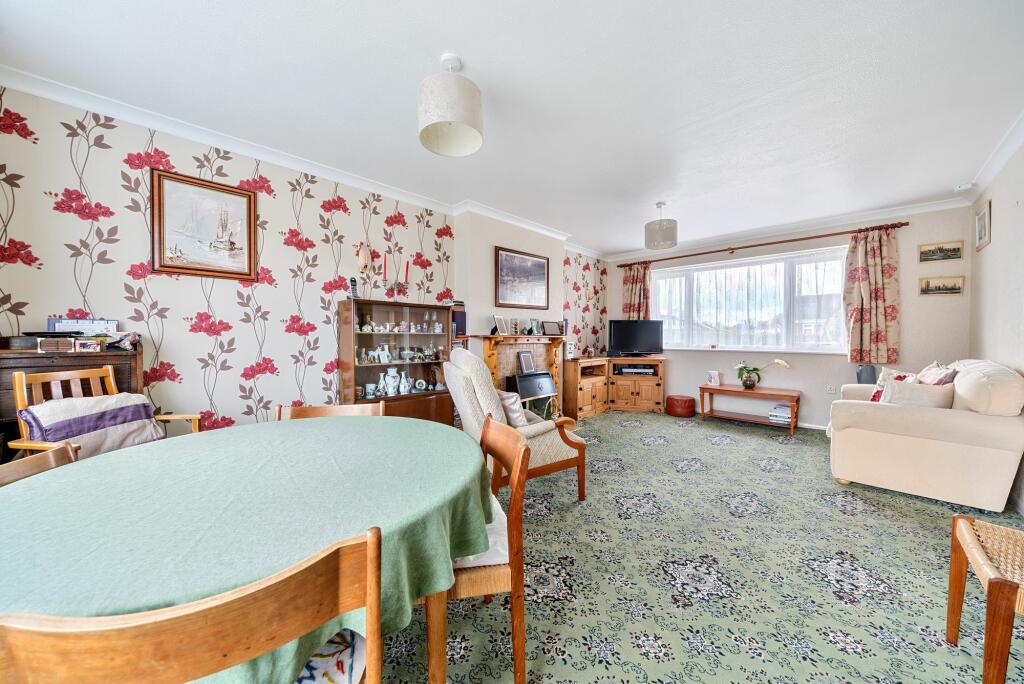 Living Room/Dining Room (1)