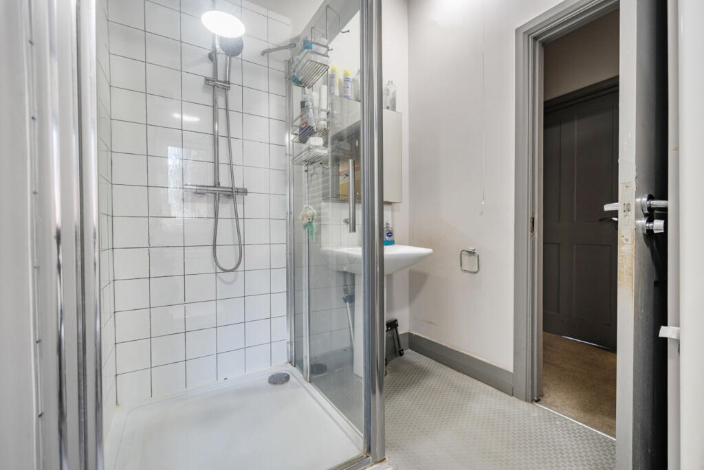 1341973-8-68b1aa9...