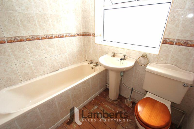 Family Bathroom 