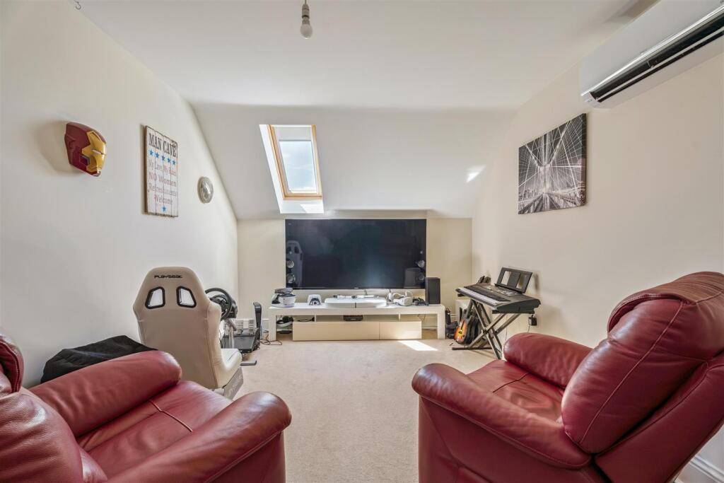 Bedroom 5 (Second Floor)