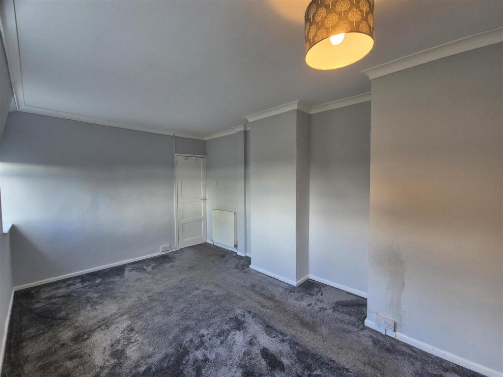 Rear bedroom